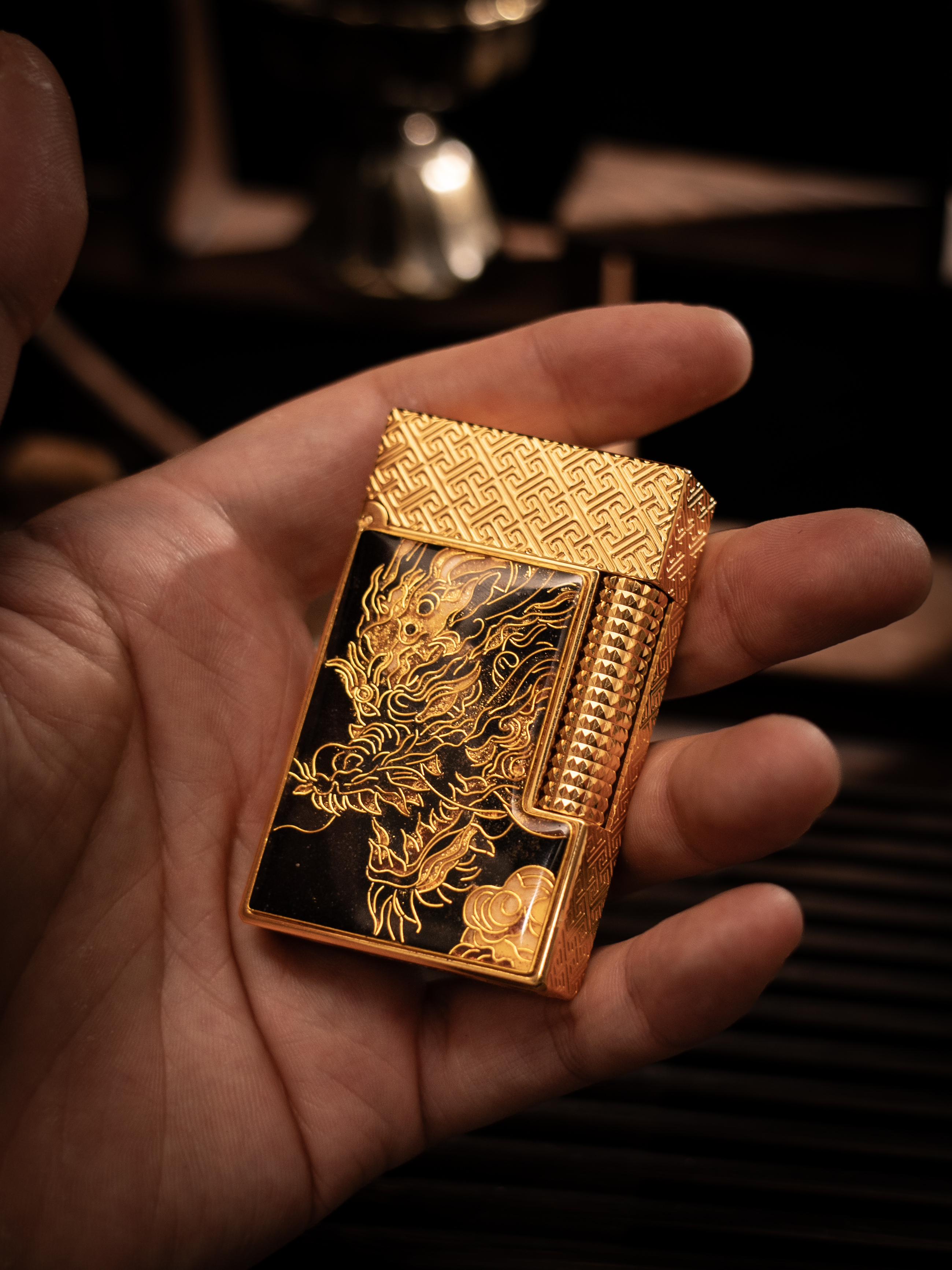 BUNCH "DRAGON ROAR" | Cloisonne Enamel Dragon | Luxury Lighter