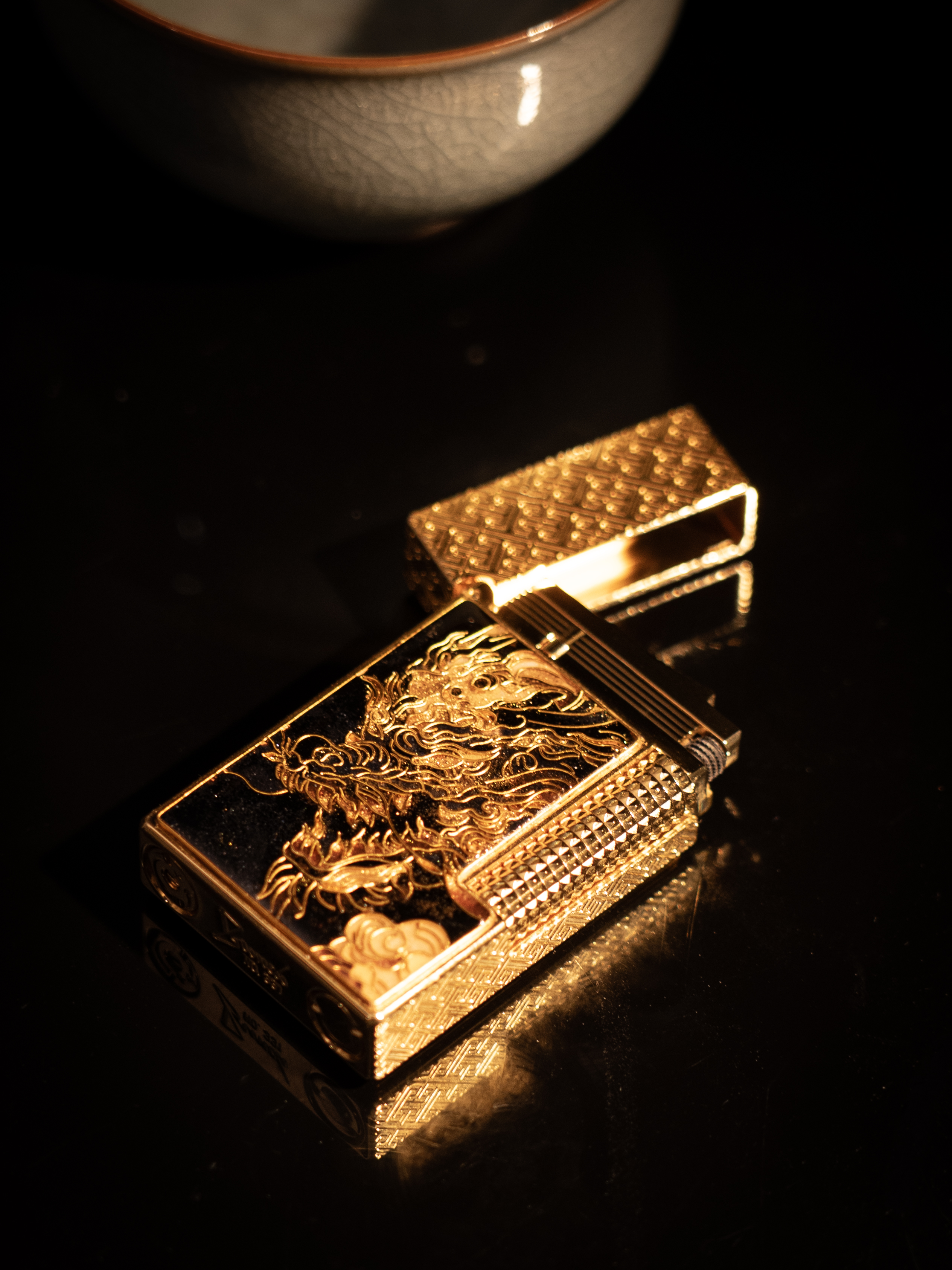 BUNCH "DRAGON ROAR" | Cloisonne Enamel Dragon | Luxury Lighter