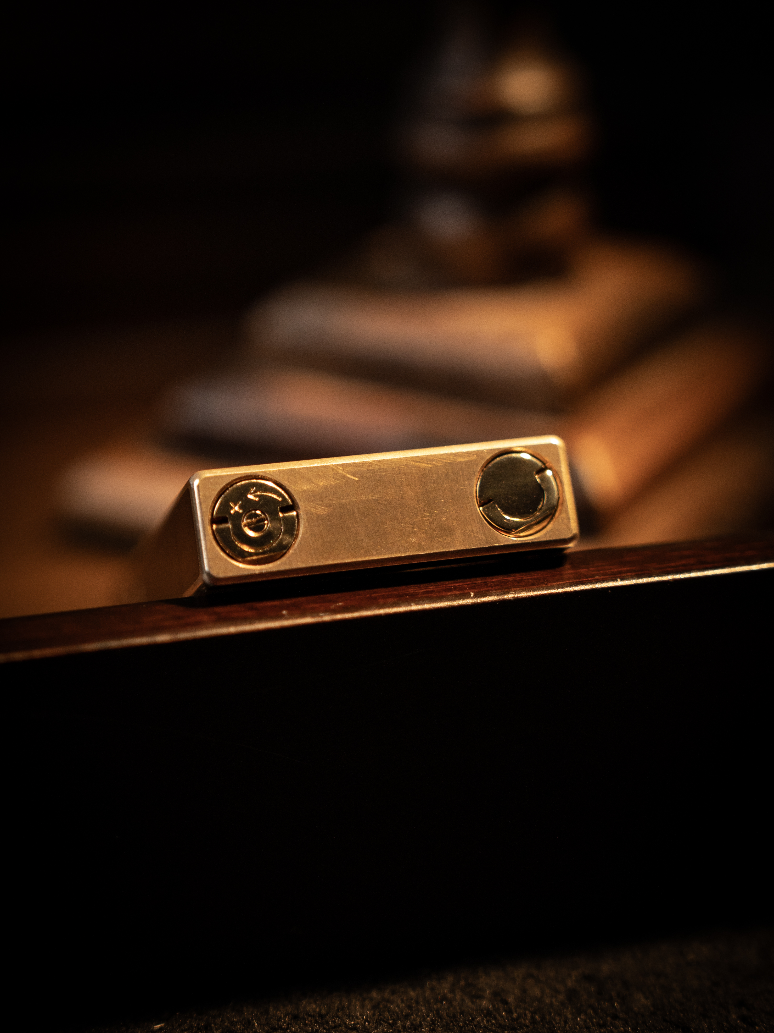 BUNCH "DRAGON & TIGER" | Collector Presentation Set | Luxury Lighter