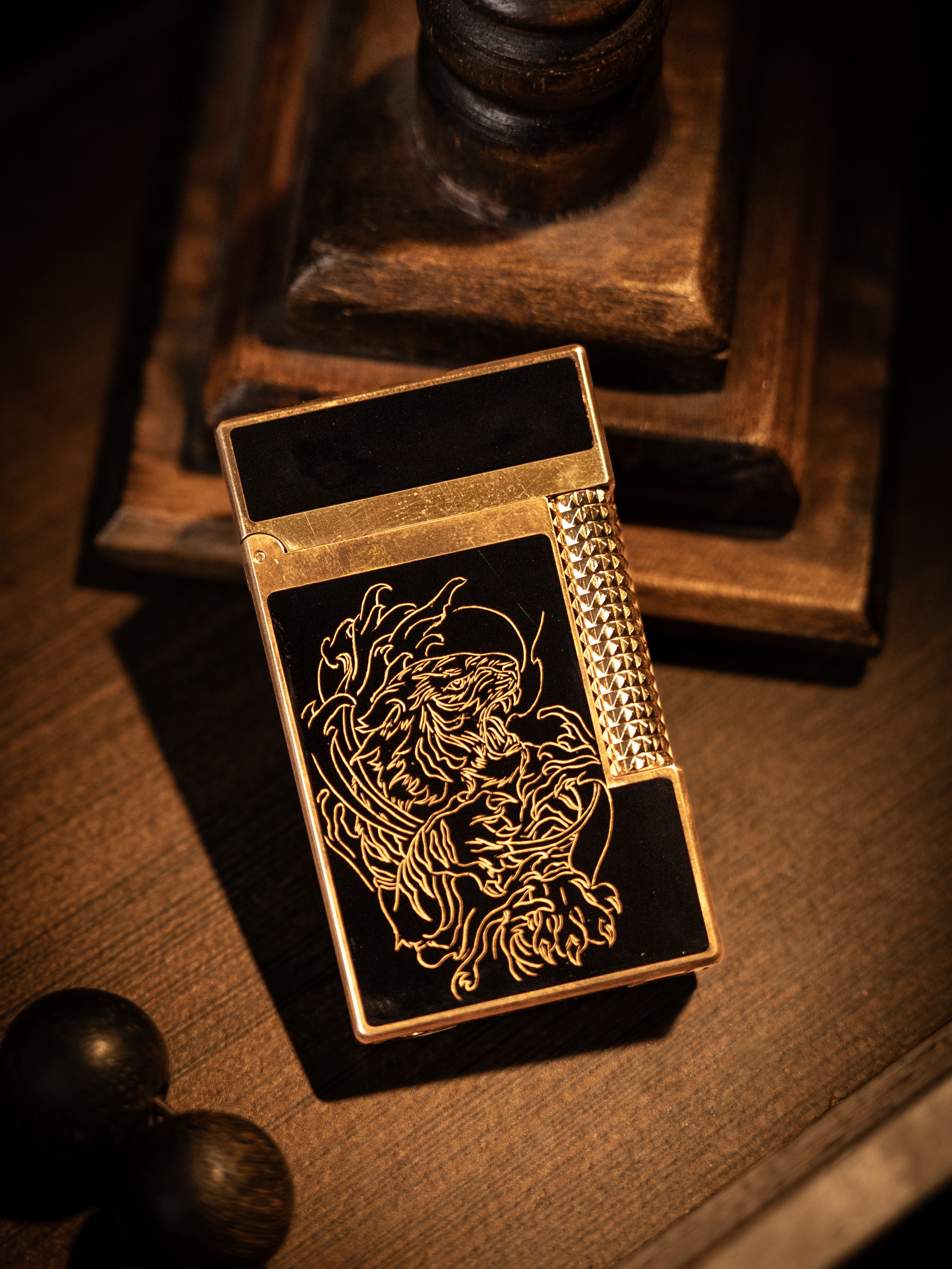 BUNCH "DRAGON & TIGER" | Collector Presentation Set | Luxury Lighter