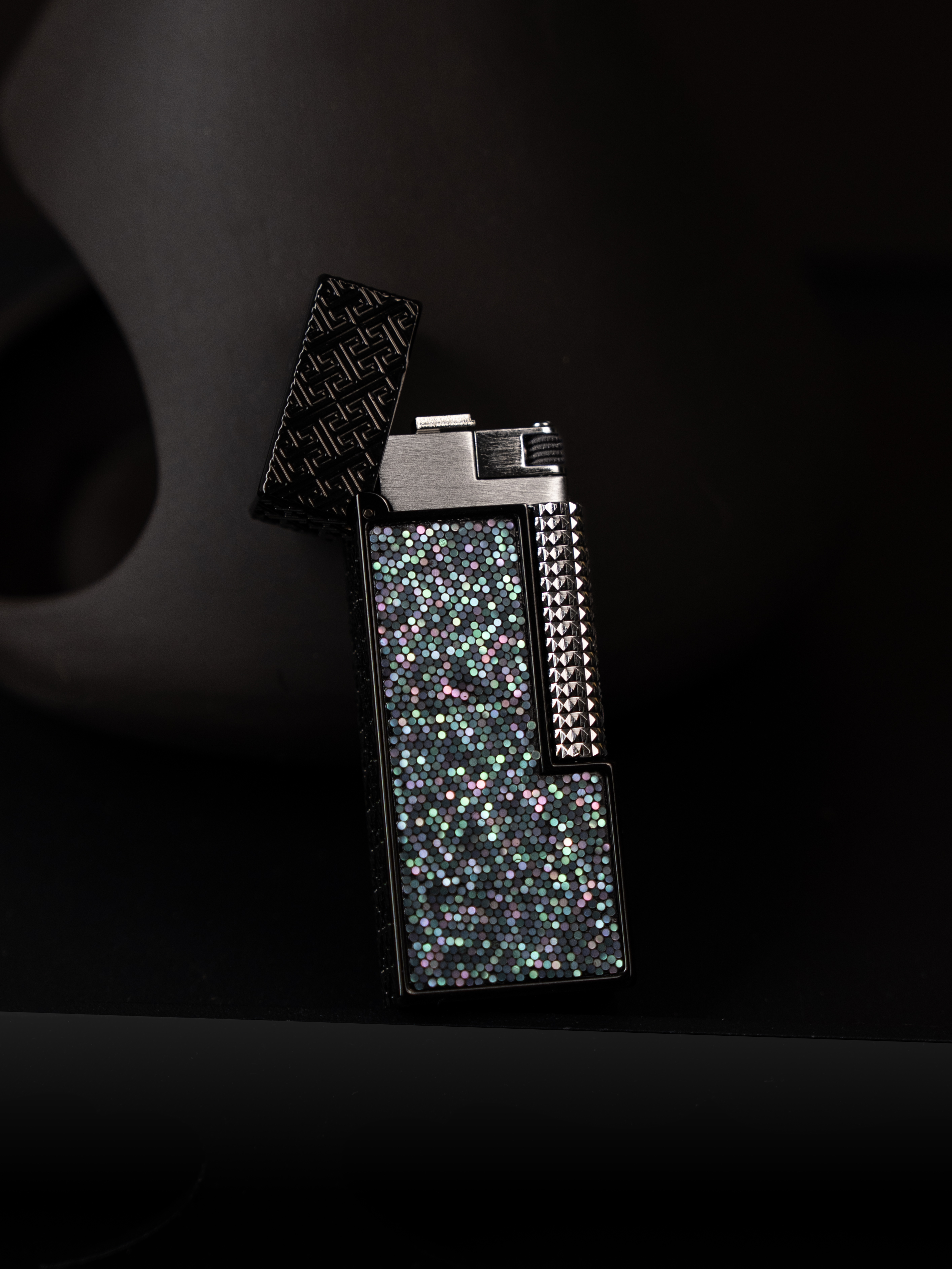 BUNCH "FALLING STAR" | Iridescent Mosaic Edition | Luxury Lighter