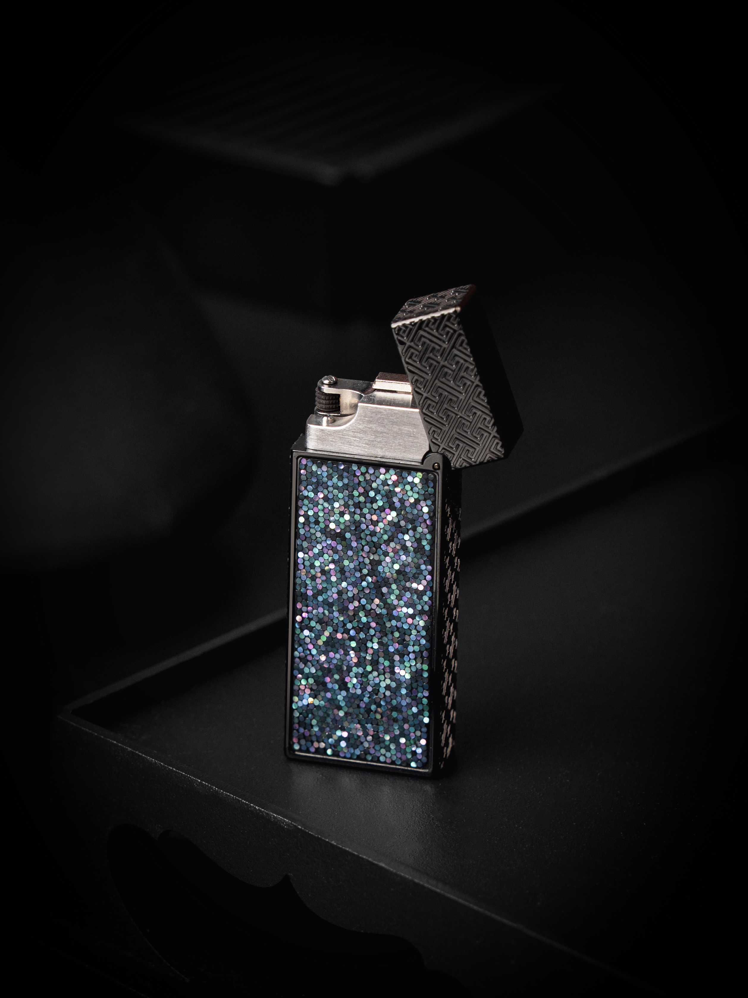 BUNCH "FALLING STAR" | Iridescent Mosaic Edition | Luxury Lighter