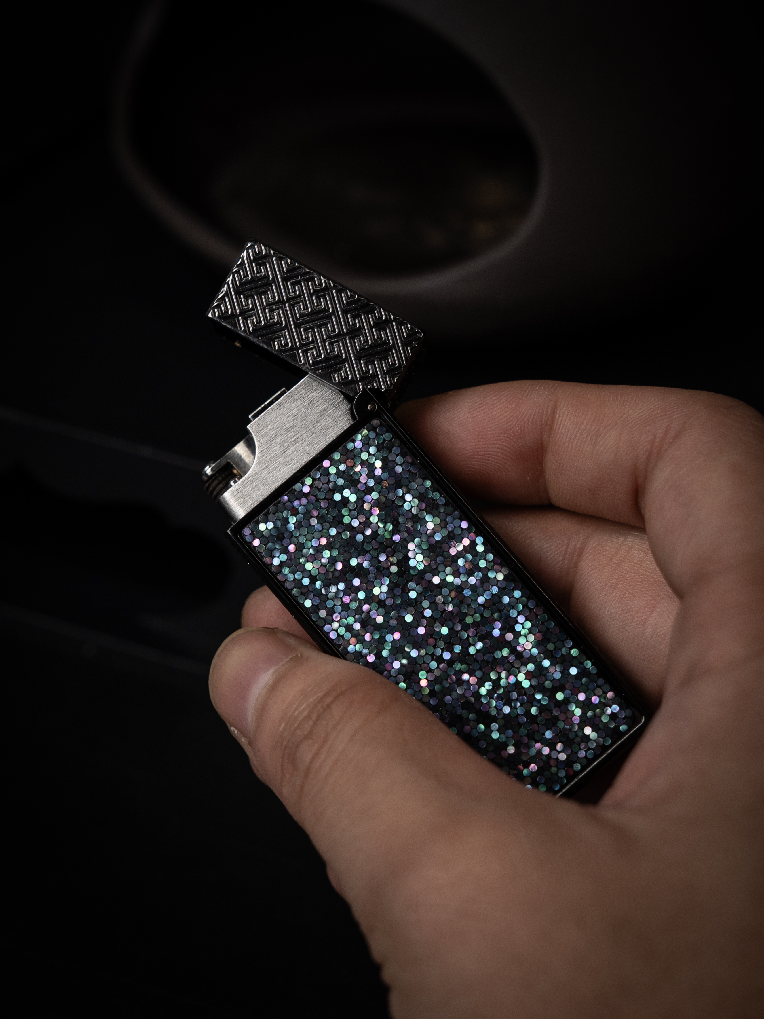 BUNCH "FALLING STAR" | Iridescent Mosaic Edition | Luxury Lighter