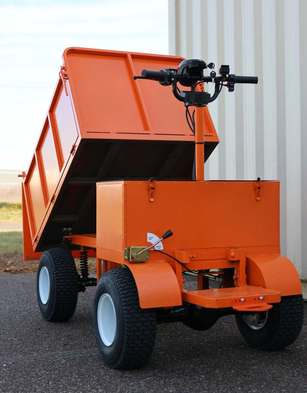 Four-wheel disc brake electric flatbed cargo transport trolley