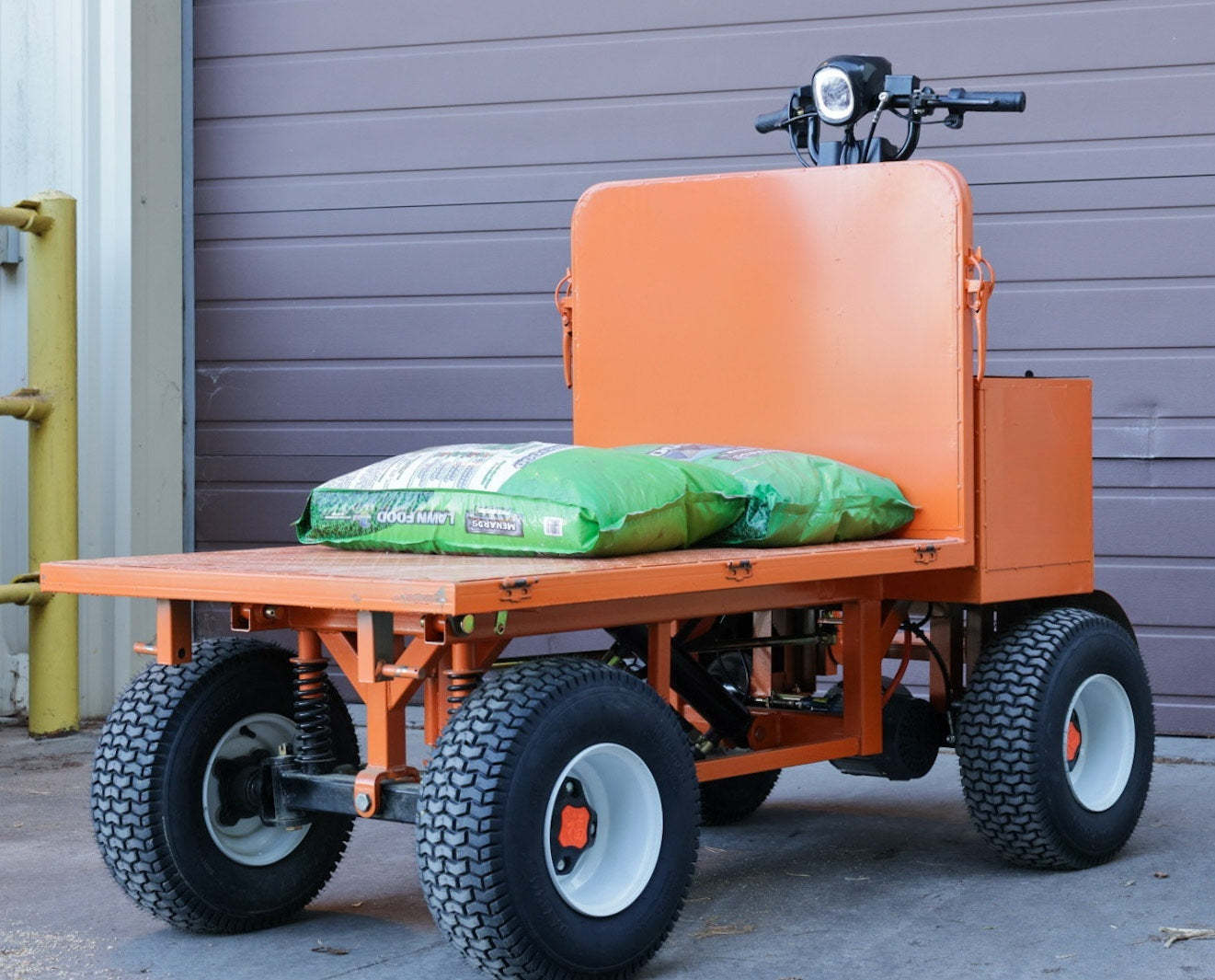 Four-wheel disc brake electric flatbed cargo transport trolley