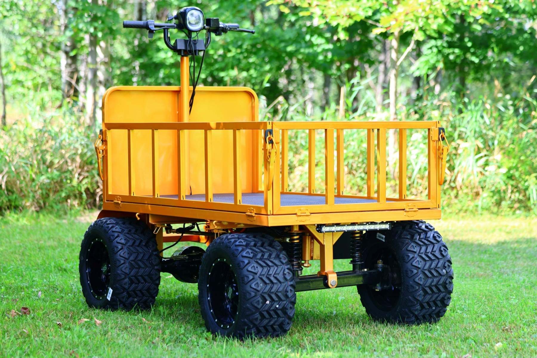 Four-wheel disc brake electric flatbed cargo transport trolley