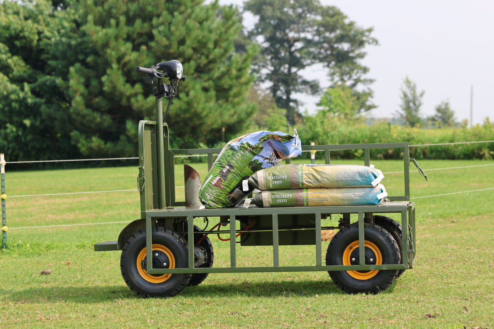 Four-wheel disc brake electric flatbed cargo transport trolley