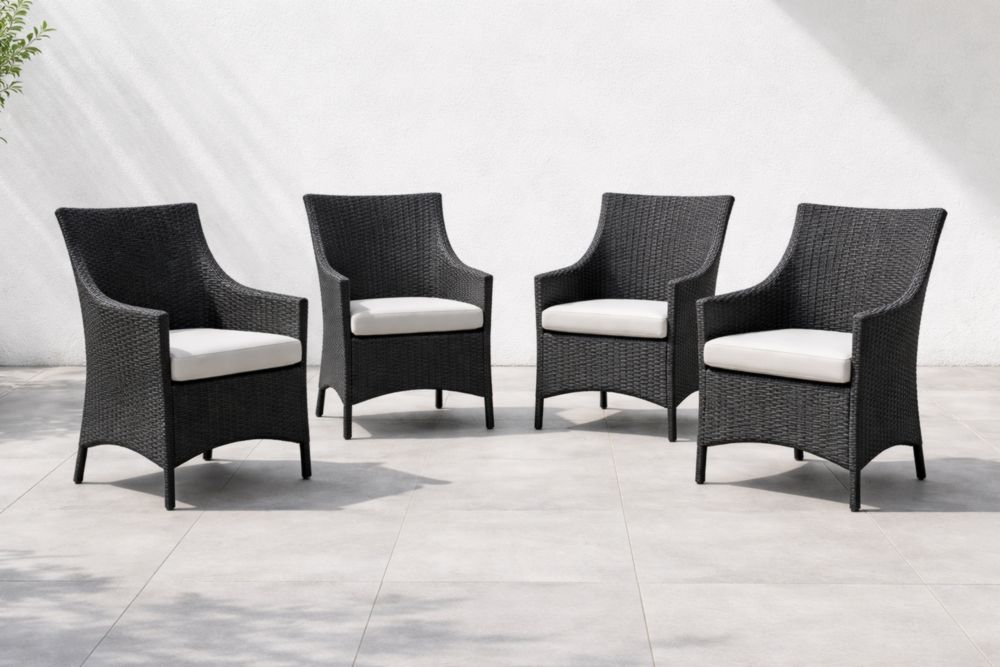 Set di 4 Sedie in Rattan Sintetico Nero con Cuscini Bianchi
