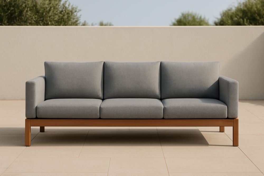 Divano a Tre Posti in Tessuto Grigio con Struttura in Legno