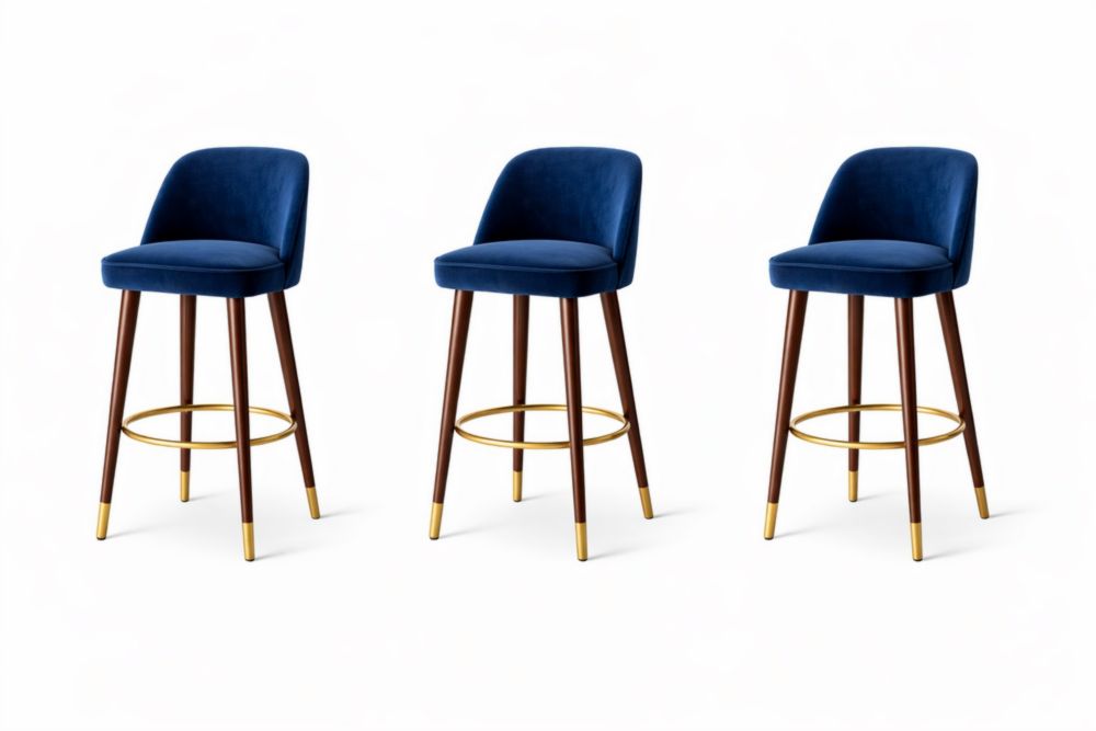 Set di 3 sgabelli in velluto blu con gambe in legno e dettagli dorati