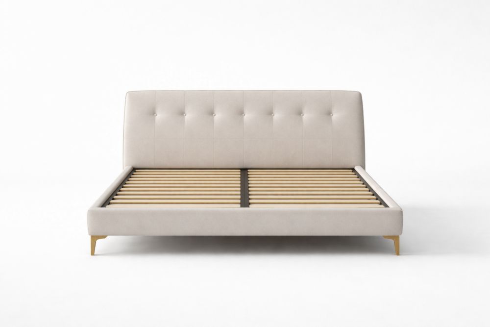Letto matrimoniale in tessuto beige con testiera imbottita e gambe in legno
