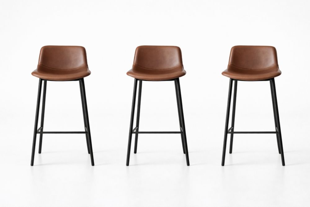 Set di 3 sgabelli in pelle sintetica marrone con gambe in metallo nero