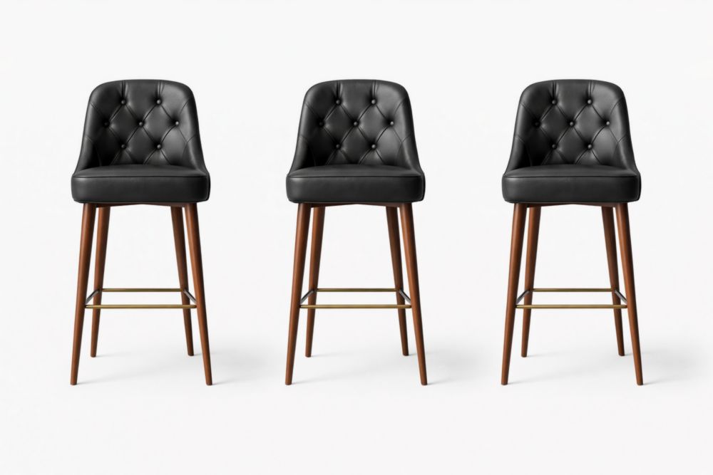 Set di sgabelli in pelle sintetica nera con gambe in legno e poggiapiedi in metallo, 110 cm