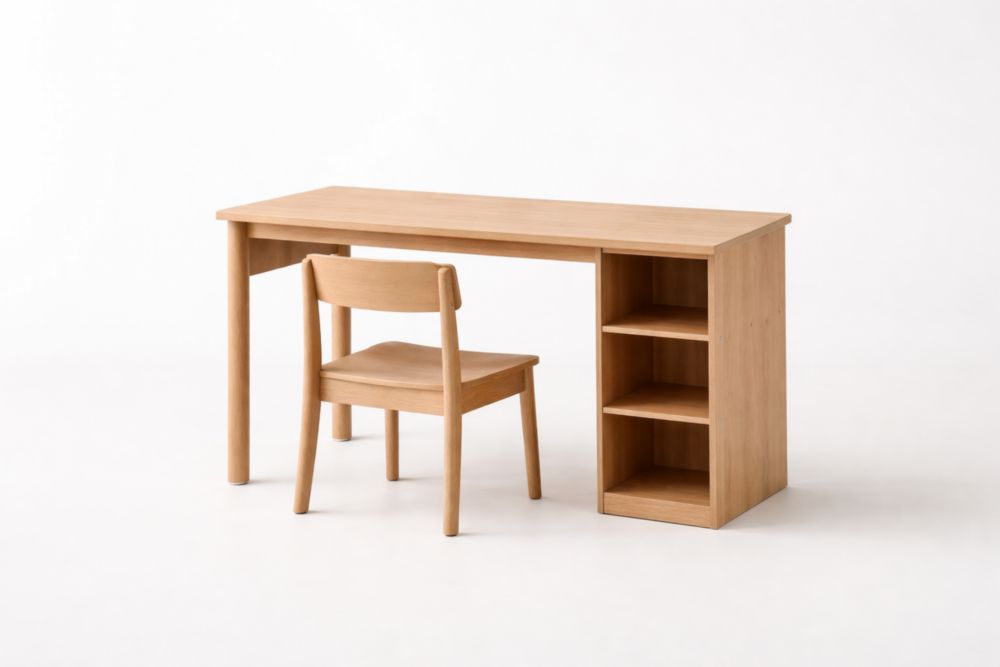 Bureau en bois de hêtre avec chaise et étagères