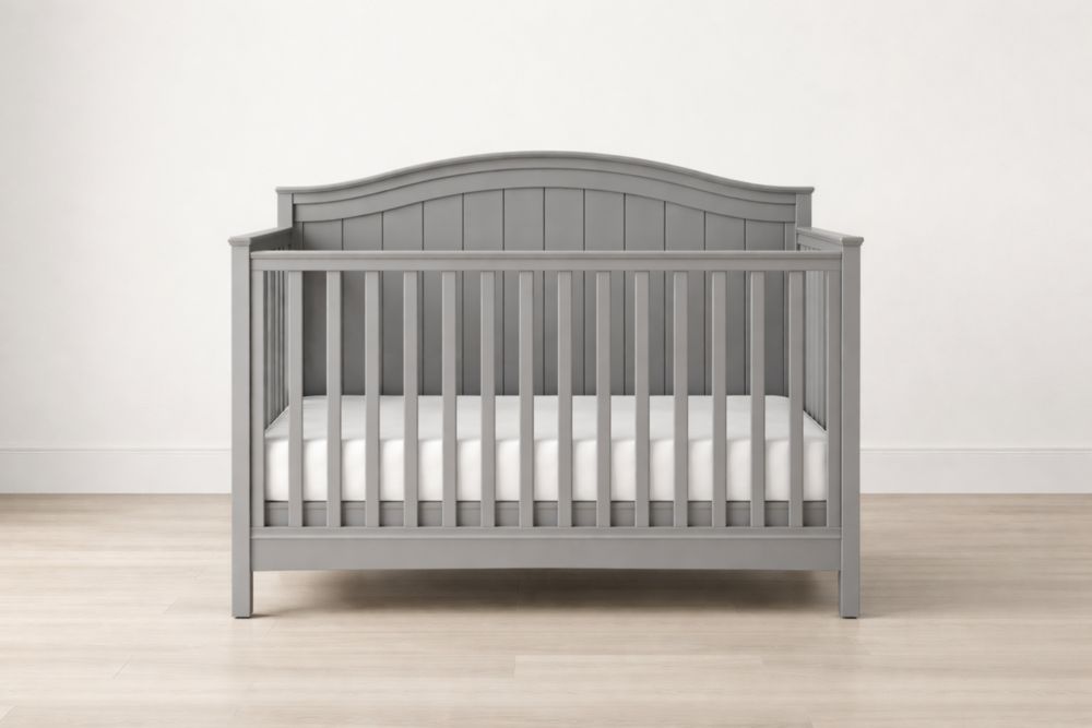 Lit bébé en bois gris avec matelas