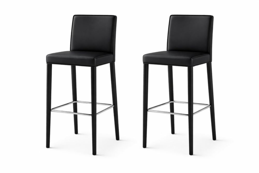 Set di 2 sgabelli da bar in ecopelle nera con struttura in legno e poggiapiedi in acciaio