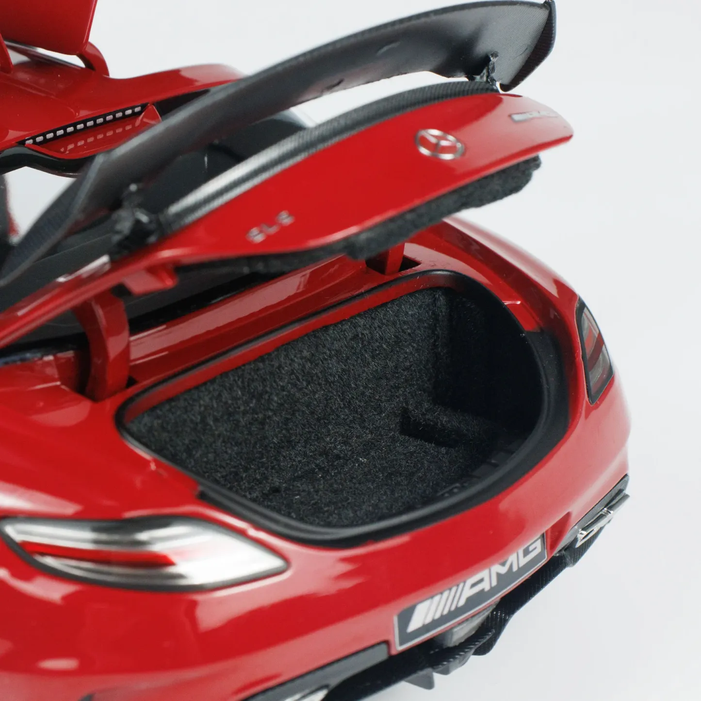 1:18 Mercedes Minicamps SLS Gullwing Door Sports Car Model