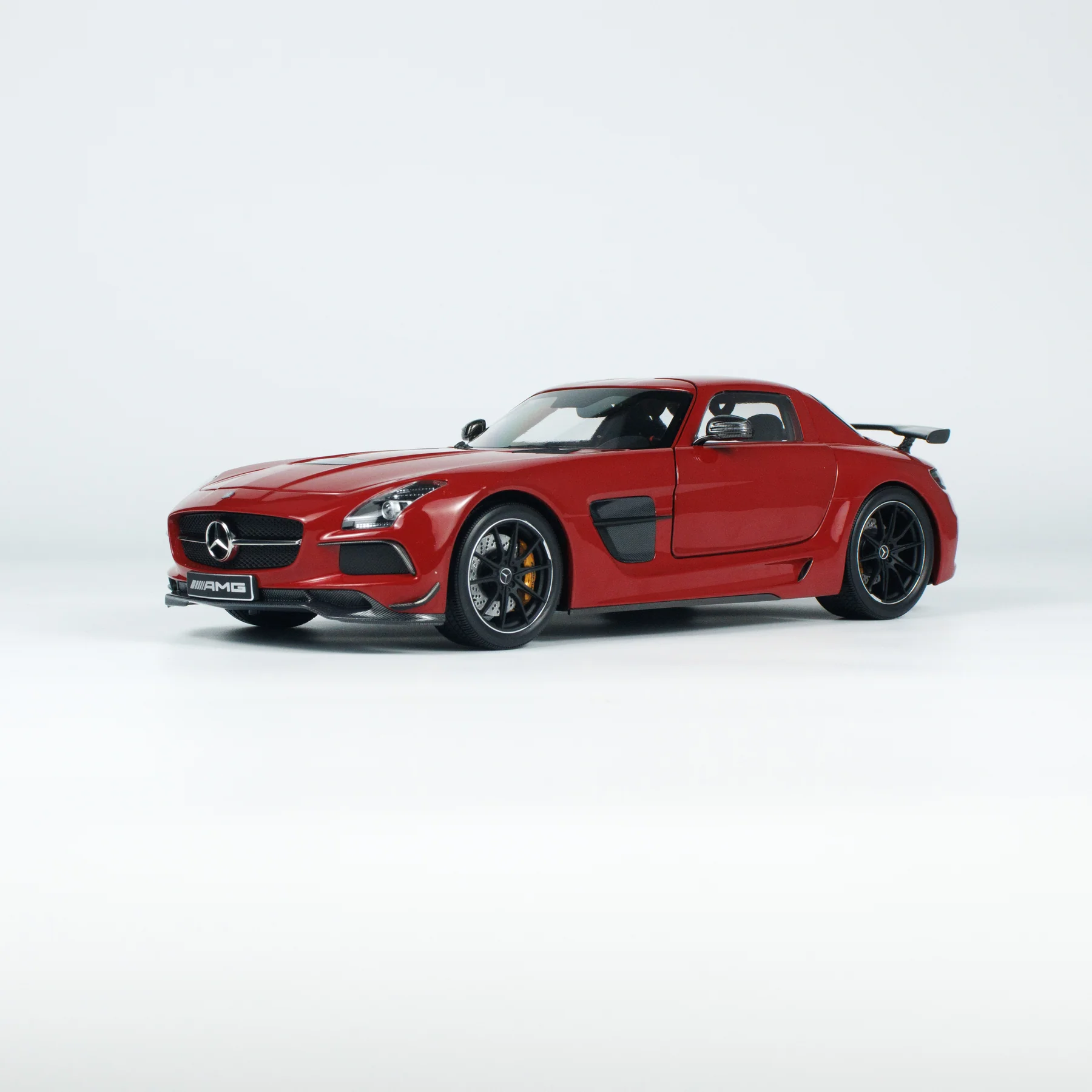 1:18 Mercedes Minicamps SLS Gullwing Door Sports Car Model
