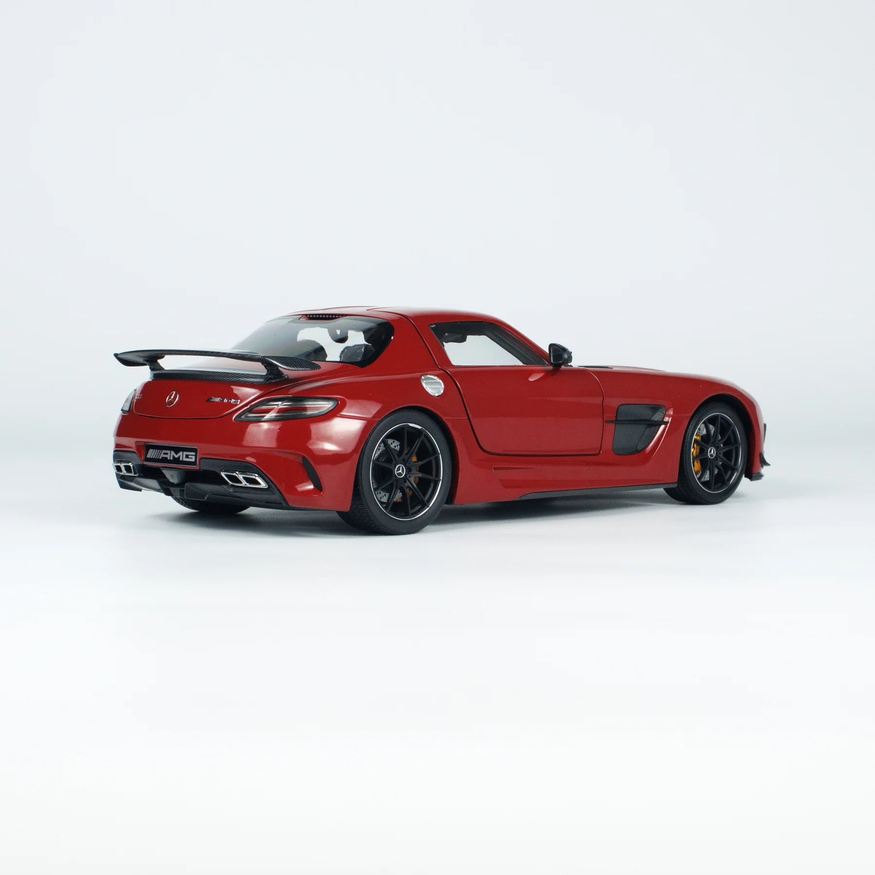 1:18 Mercedes Minicamps SLS Gullwing Door Sports Car Model