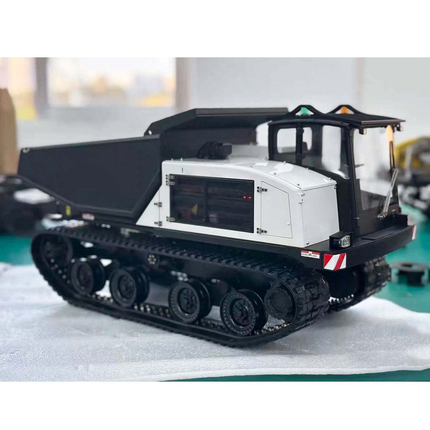 Super  T14R Panther RTR 1/14 RC Hydraulic Crawler Dump Truck 