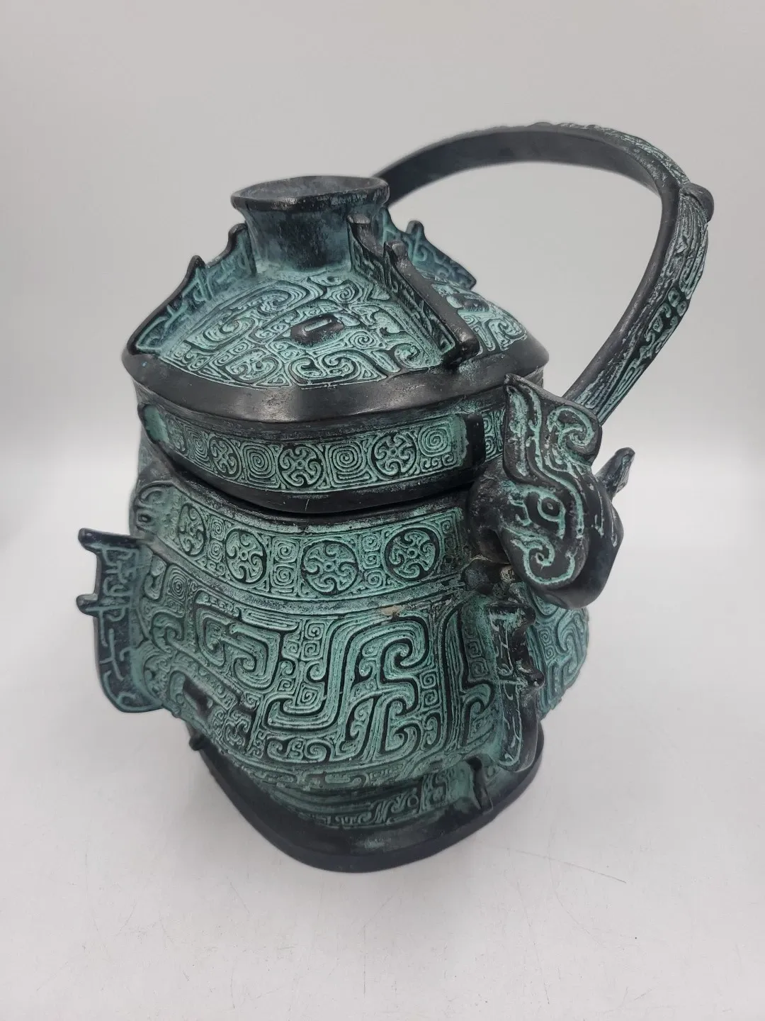 Chinese Reproduction Western Zhou Dynasty Bronze Ware Wine Vessel Beast Dragon