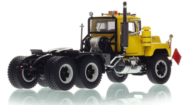 Mack R600 Tandem Axle Tractor - Yellow 1021 over Black