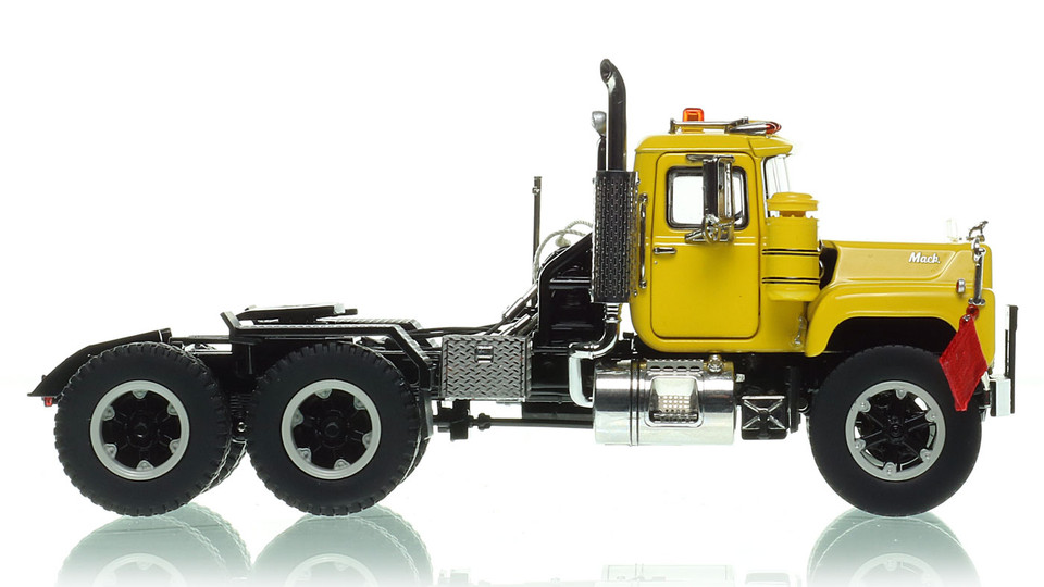 Mack R600 Tandem Axle Tractor - Yellow 1021 over Black
