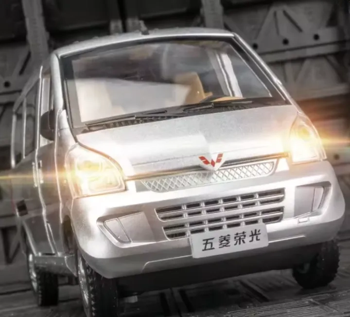 1:18 scale die-cast SAIC-GM-Wuling Glory All-Wheel Drive MPV Van alloy simulation model car for collectors, toys, and gifts for car enthusiasts.