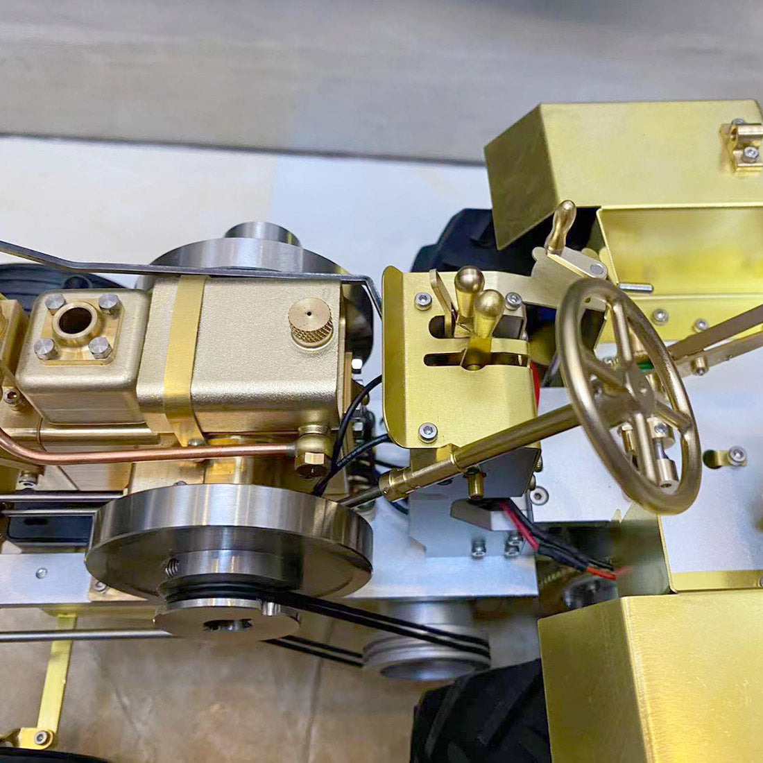 T12 Antique Roller Tractor Model with 1.6cc Mini 