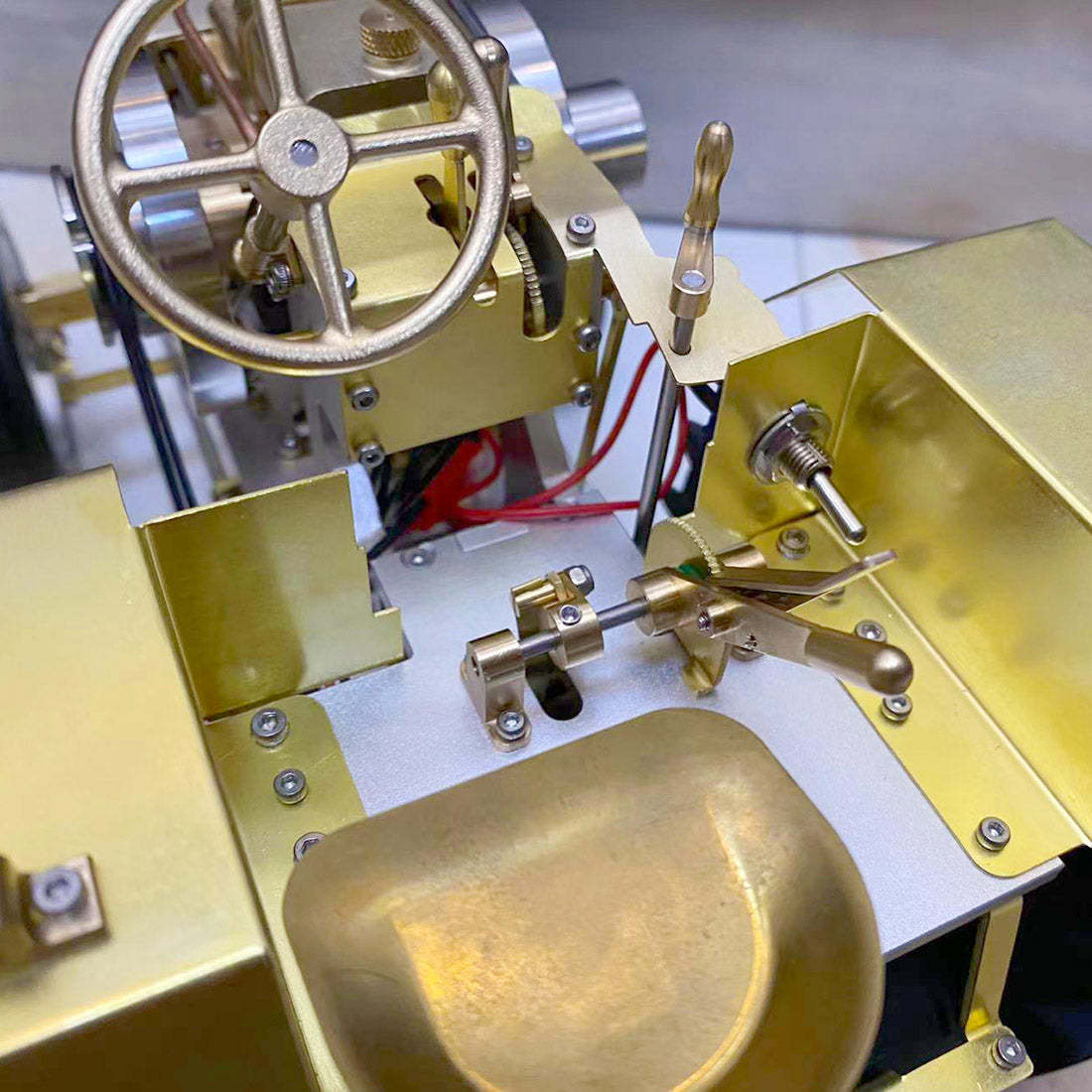 T12 Antique Roller Tractor Model with 1.6cc Mini 