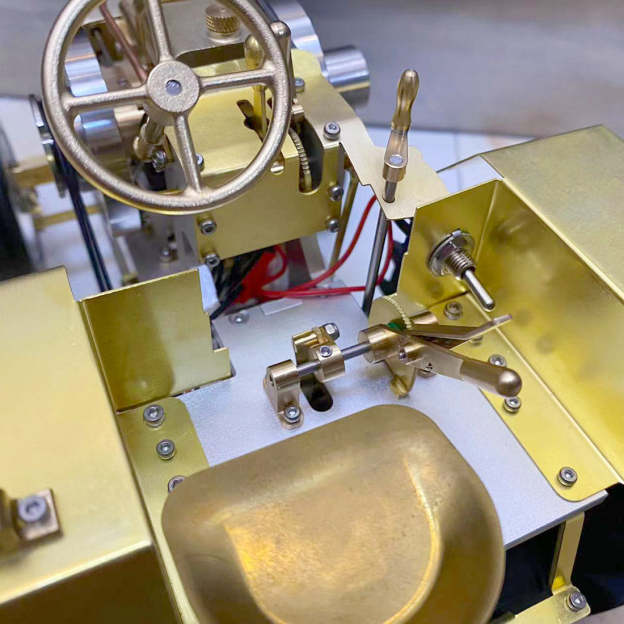 T12 Antique Roller Tractor Model with 1.6cc Mini 