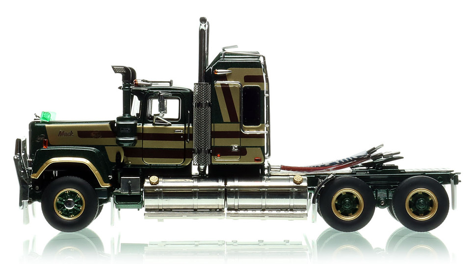 Mack Bicentennial Superliner II Tandem-Axle Sleeper - Captain Cook AU