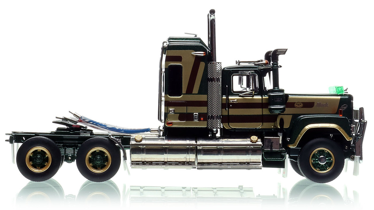 Mack Bicentennial Superliner II Tandem-Axle Sleeper - Captain Cook AU