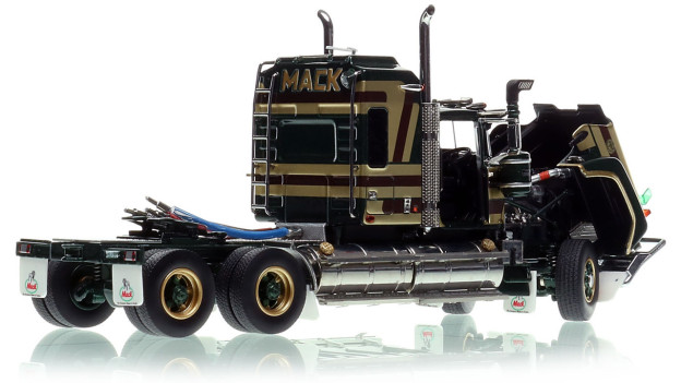 Mack Bicentennial Superliner II Tandem-Axle Sleeper - Captain Cook AU