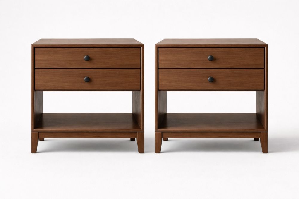 Paire de tables de chevet en bois avec tiroirs