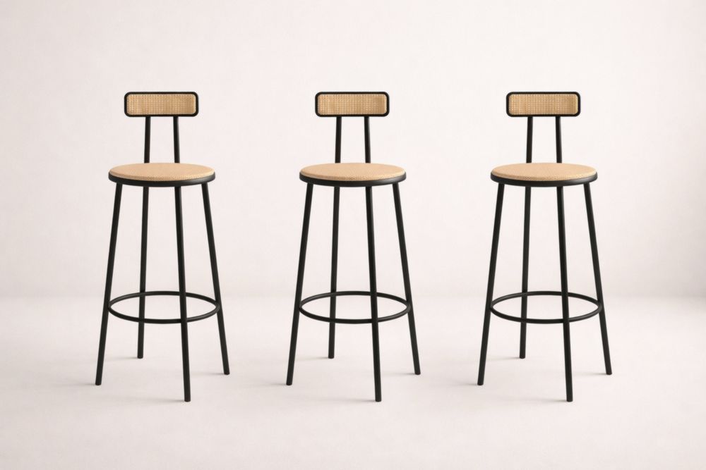 Set di sgabelli alti in metallo con seduta in rattan naturale-Nestelivo