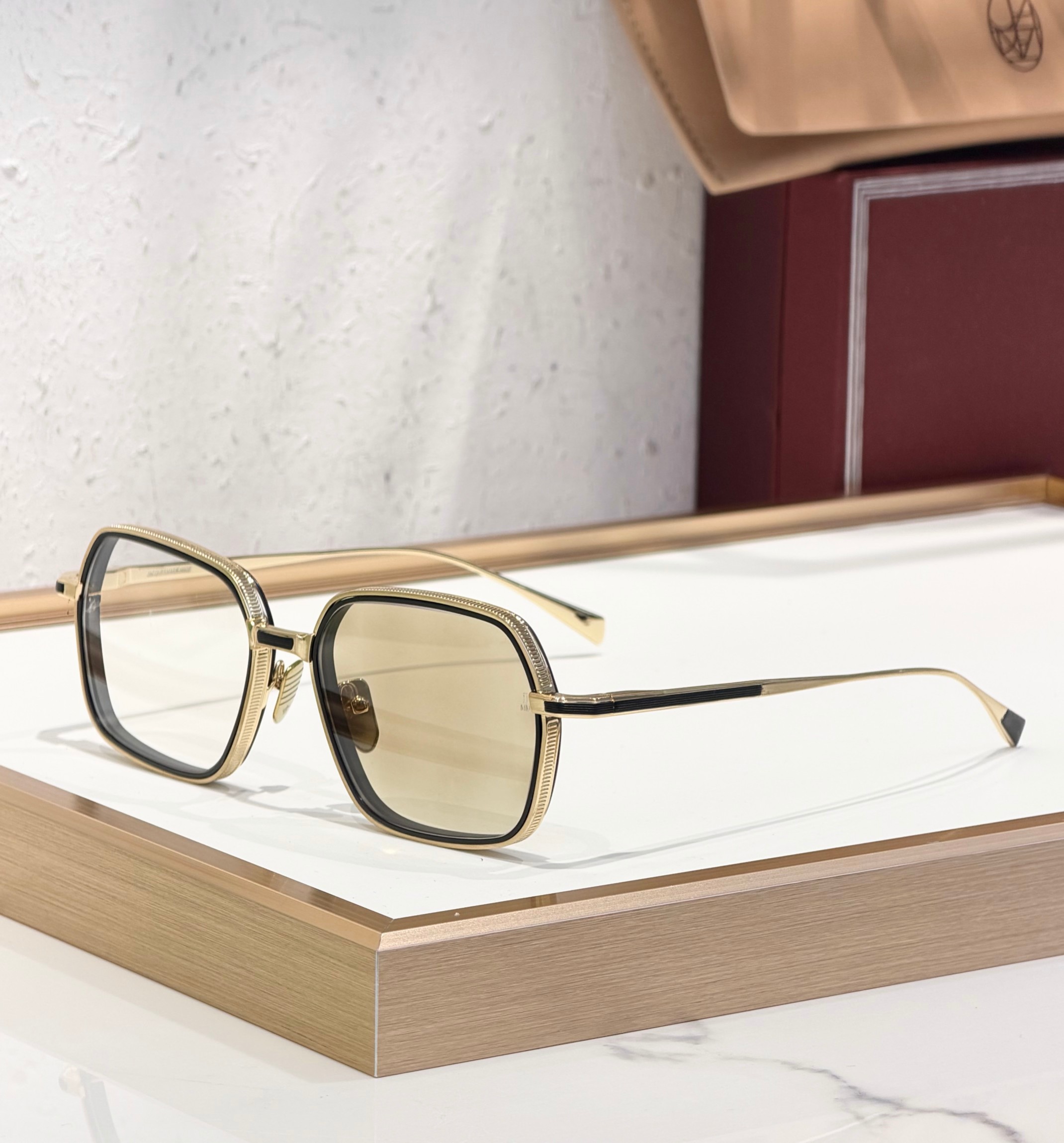 ADMIRAL Photochromic Sunglasses Unisex Alloy Handcrafted Color Changing UV400 Luxury Designer Eyewear