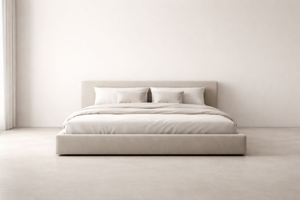 Letto matrimoniale in tessuto beige con struttura in legno massello-Decorivelo