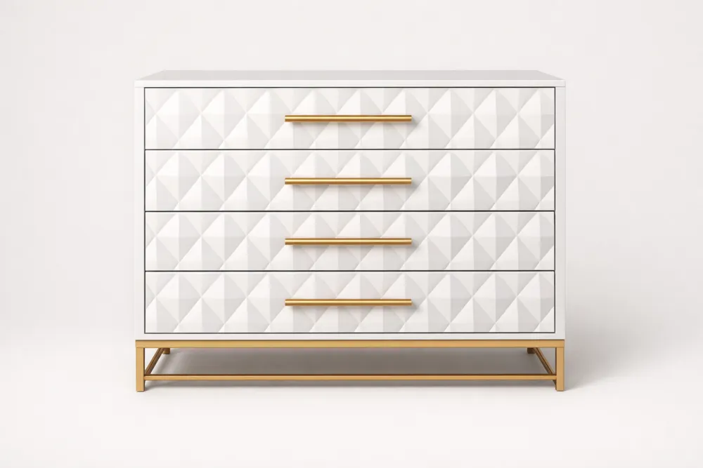 Commode 4 tiroirs en bois blanc avec poignées en métal doré