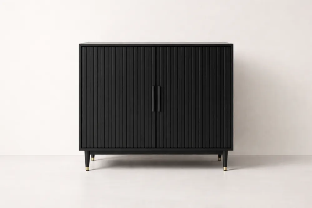 Buffet en bois noir avec portes rainurées et pieds en métal