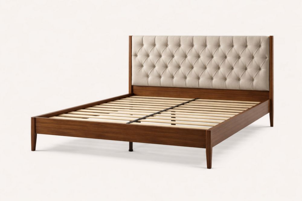 Lit double en bois avec tête de lit en tissu beige