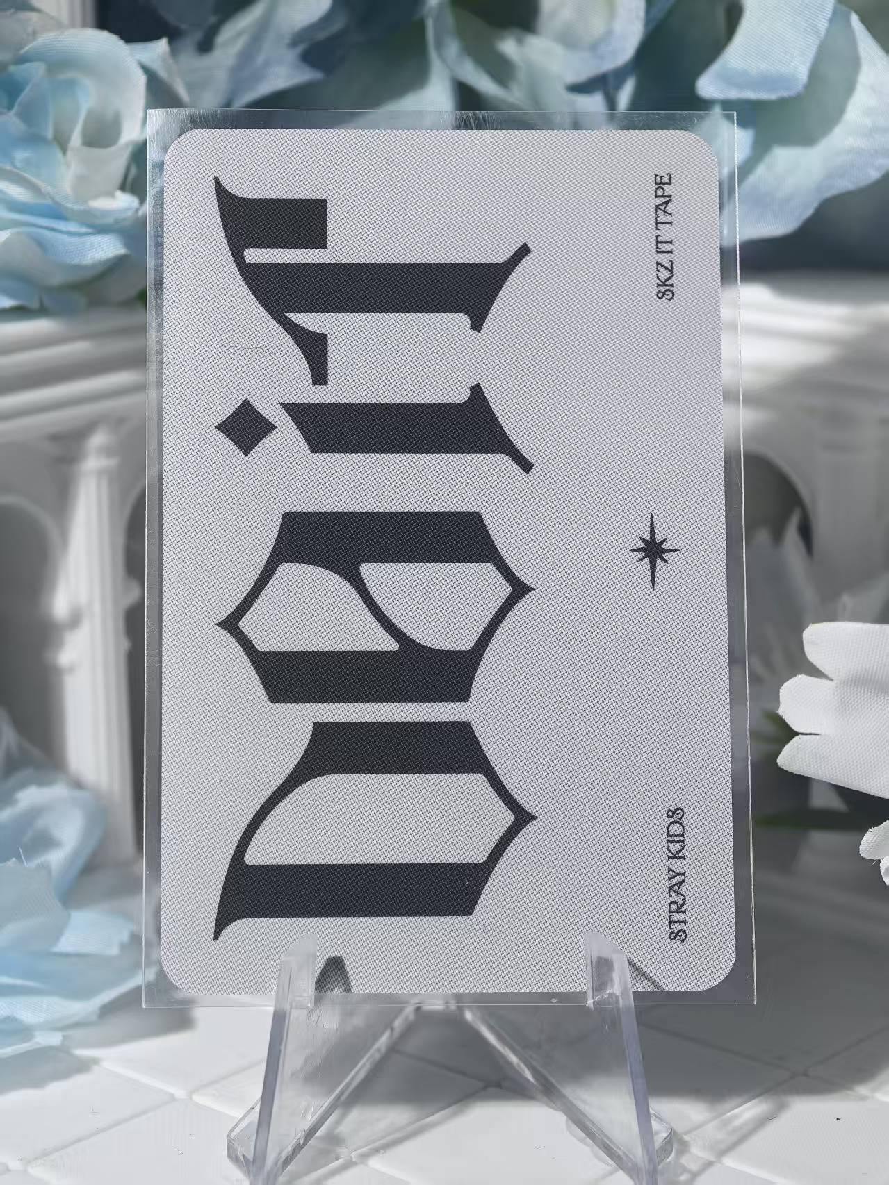 Straykids - LeeKnow Official Poca