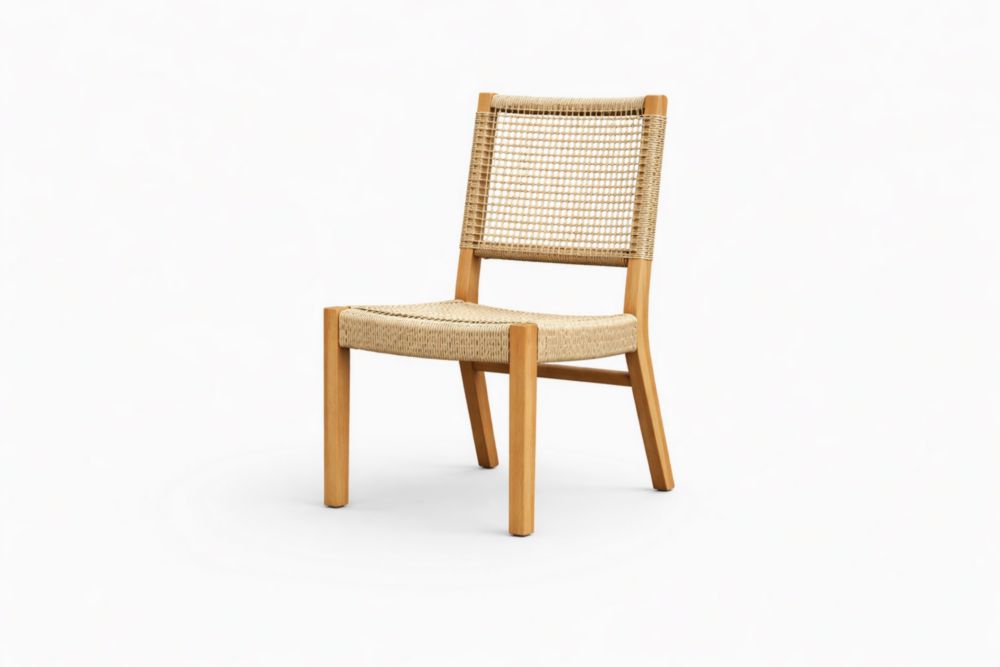 Chaise en bois massifavec assise et dossier en corde