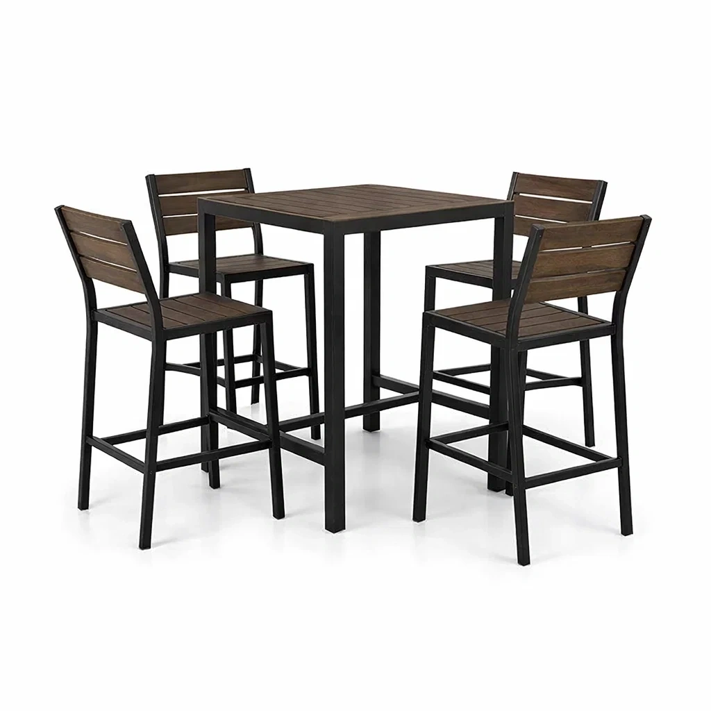 Set tavolo e sgabelli da bar