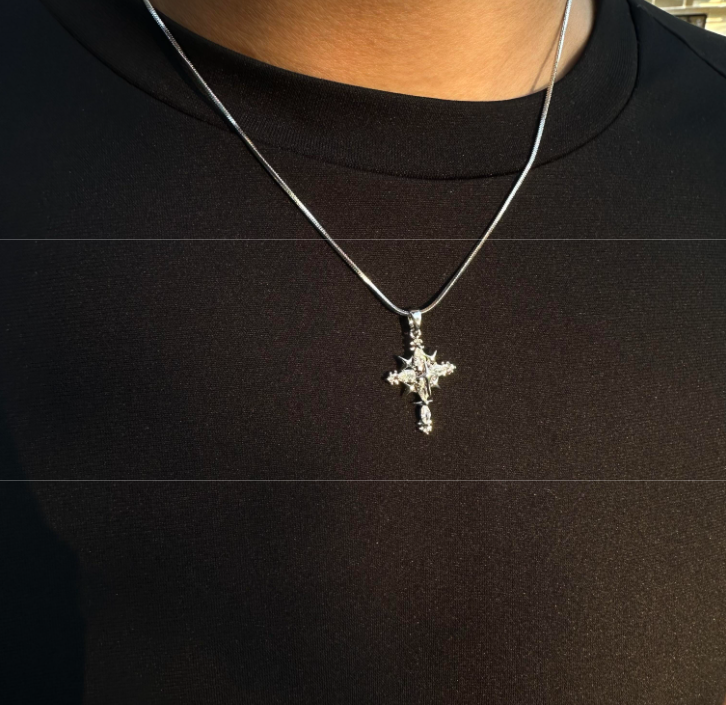 ✨ Ornivin Star Cross Gold Necklace ✨