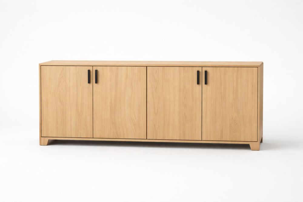 Credenza in pannello di particelle con quattro ante e finitura quercia