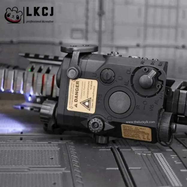 Red laser+Green laser+Flashligh Multifunctional tactical beam battery case LKCJ
