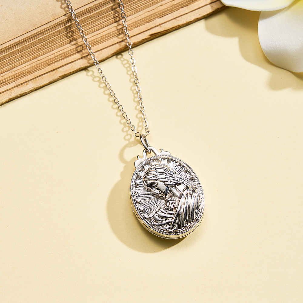 Personalized Photo Locket Necklace – Custom Engraved Picture Pendant for Women, Emotional Gift for Mom, Birthday or Mother’s Day