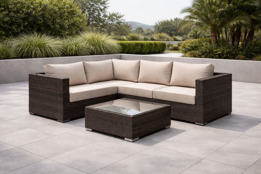 Salon de Jardin en Résine Tressée avec Coussins Beige et Table Basse en Verre-Decorivio