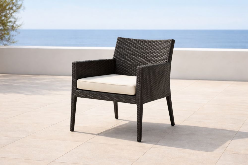 Fauteuil d'extérieur en résine tressée brun avec coussin beige-Decorivio